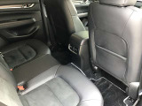 運転席側の後部座席内装も綺麗ですよ、