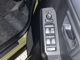 運転席パワーウィンドウスイッチです。