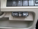 【ETC車載器】が装備されています。ETCカードを差し込むだけで高速道路の利用が可能です。