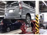 -納車前点検整備内訳- 法定12ヶ月(車検整備付きは24ヶ月)点検整備相当+エンジンオイル&オイルフィルター交換《除く電気自動車》を実施。納車以降、近所の日産販売店でメンテナンスをご利用いただけます。