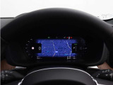 Google アシスタントを呼べば、友人や家族、会社の同僚への連絡や、車内環境の調整も思いのまま。ルート案内やエンターテイメント機能を利用する際も、ステアリングから手を離す必要はありません。