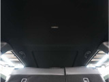 【天井】シミや垂れ、タバコ焦げなどございません。キレイな状態が保たれており、ご納車前にも丁寧にクリーニングさせていただきます。
