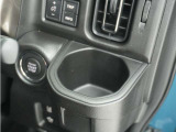 ◆ドリンクホルダー◆手の届きやすい場所にドリンクホルダーがあり、とても便利です。