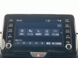 操作しやすいインターフェースで、目的地設定や音楽再生をスムーズに行えます。長距離ドライブの相棒として活躍します。