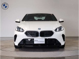 【キドニーグリル】BMWは約90年もの間、ほぼ全ての車両にひと目でBMWだと分かるこの特徴的なフロントグリルが備えられ、デザイン・アイコンとして親しまれてきました。