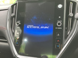 先進のナビゲーションシステムを搭載。目的地設定や音楽再生など、様々な操作をスムーズに行えます。