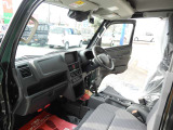雪道安心4WD☆リフトアップ☆AT☆オートライト☆ヨコハマジオランダー☆キーレスエントリー☆オートライト☆リクライニング可