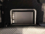 収納ボックスがついており便利に使用出来ます。