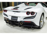 F8 SPIDERならではのトンネルバックスタイル。伝統的なミドシップフェラーリを彷彿させる美しいラインが特徴的です。