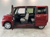 お客様にぴったりなおクルマをお選びいただけますように様々な展示車をご用意致しております!ダイハツの軽自動車だけではなく、他メーカー車やコンパクトカー・ミニバンなども数多く取り揃えております!