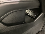 ドライブのサポート、車内の収納スペースも充実してます♪