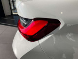BMWのテールランプはプレスラインへと続く形状のため、統一感のある綺麗なラインを演出しております。