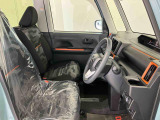 また、お車にあまり詳しくない方でも安心して立ち寄って頂けるお店作りを目指しています。中古車選びに不安があるという多くのお客様の声に応えるべく『親切・丁寧・明瞭』をキーワードにしっかりサポート致します。