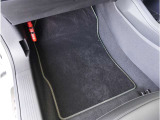 【フロアマット】フロアマットもキレイな状態となっております。ご納車前にも徹底的に洗浄・掃除した後ご納車させていただきます。