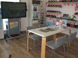 店内に商談スペース有ります。落ち着いた所店内でゆっくりお話しできます。先ずはお店にご来店宜しくお願いします。