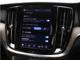 ドライブモードを変更できます。ドライブモードを選択すると、走行特性が変化して、ドライビングエクスペリエンスが向上し、特殊な状況で走行しやすくなります。