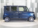 全車整備代金を車両本体価格に含んでおります。法定点検整備または定期点検を実施し、点検記録簿を発行致します。