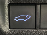 【パワーバックドア】スマートキーや運転席のボタンを押すだけでリアゲートが自動で開閉します!荷物を持っている時や、高い位置にあるバックドアを閉める際に便利な機能です♪