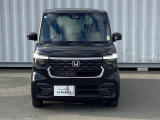 LEDヘッドライトは、本当に明るくて安全です。暗い夜道からお客様を守ってくれます。運転しやすいですし、自慢にもなるかも?黄色いハロゲンライトと見比べてください。