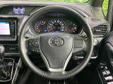 【純正革巻きステアリング】上質な革を使用することで、手にしっかり馴染みとても運転しやすいハンドルです♪