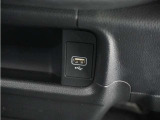 ◆USBチャージャー◆使いやすい場所に装備されています。