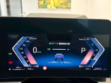 『運転』に対するBMWのこだわりはメーターパネルにも表れております。視野性の良いメーターパネルは疲労感の軽減と、運転の楽しさをもたらしてくれます。