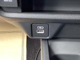 充電用USBジャックがあるので便利ですね!