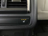 シートヒーター付きで寒い朝もあったかです。