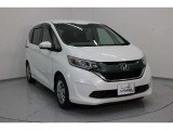 Honda SENSING搭載!ミリ波レーダー単眼カメラで、クルマの前方の状況を認識。ブレーキやステアリングの制御技術と強調し、安全・快適な運転や事故回避を支援する先進のシステムです。