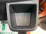 「車両状態証明書」には写真では映りにくい小さい傷や内装の状態も詳しく記載してあります。ご不明な点は遠慮なくお尋ねください。