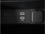 【USB接続】USB接続も可能です。スマートフォンと連動して音楽も再生可能です。