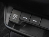 ◆12V電源ソケット◆スマートフォンの充電等にも便利な電源ソケット!使いやすい場所に装備されています。