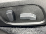 【パワーシート】スイッチ一つで簡単にシートの微調整が可能!電動だから力もいりません!快適なシートポジションにセットして、快適なドライブをお楽しみください。