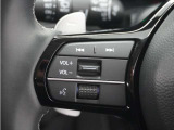 ◆オーディオリモコンスイッチ◆ハンドルにスイッチが装備されてます。視点をそらすことなく、ボリューム調整・オーディオソース切替・選曲が出来ます。安全運転しながら操作が可能になりました。
