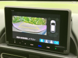 鮮明な地図表示で、視認性が高く、安全な運転をサポートします。最新の交通情報も確認でき、スムーズなルート選択を支援します。