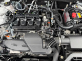 チェーン駆動の、4気筒DOHCターボエンジンです。