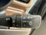 オートライト機能 周囲の明るさに応じて、ヘッドランプを自動的に点灯・消灯ができます。