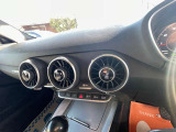タービン型AC吹き出し口に真ん中操作部・現在の国産車は、このAudiデザインからインスパイアされている某社