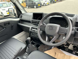 届出済未使用車を一人でも多くの方に提供できるよう専門スタッフがしっかりと説明し、相談にのらせていただきます。