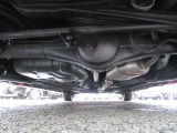 下廻り塗装承ります。車によって料金は変わりますのでお問い合わせ下さい。当店でおススメしているのは「スリーラスター」。融雪剤や塩水などからお車を長期間、強力に保護します。錆の発生、進行を抑えてくれます。