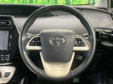 【純正革巻きステアリング】上質な革を使用することで、手にしっかり馴染みとても運転しやすいハンドルです♪