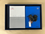 メンテナンスノート【点検整備記録簿・保証書】、取説も揃ってます。スマートキーはバッグなどにしまったままボタン操作でエンジンの始動・停止ができて大変便利です