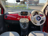 イタリア車ならではの美しさ、走りへのこだわりを感じるインテリアデザイン!