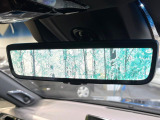 【デジタルインナーミラー】カメラが撮影した車両後方の映像をルームミラー内に表示。クリアな視界で状況の確認が可能です!※ドラレコ機能ご利用には別途SDカードをご用意いただく場合があります。