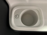 便利なドリンクホルダー付き!