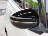 ウインカーミラーです!! 周りの車に、「ウインカー&ハザード」を気付いてもらいやすい装備です。