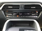 空調はAUTO エアコンですので、温度設定するだけで後は車が管理してくれます。快適な室内空間です!