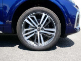 【アルミホイール】アルミホイール 5セグメントスポークデザイン コントラストグレー ポリッシュト 8Jx20+255/45 R20タイヤ(右前)