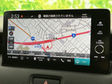 鮮明な地図表示で、安全運転をサポート。スムーズなナビ操作で、目的地への道順をしっかり確認できます。