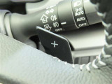 ハンドルでシフトアップ・シフトダウン出来るパドルシフトが付いています【シフトアップ側です】
